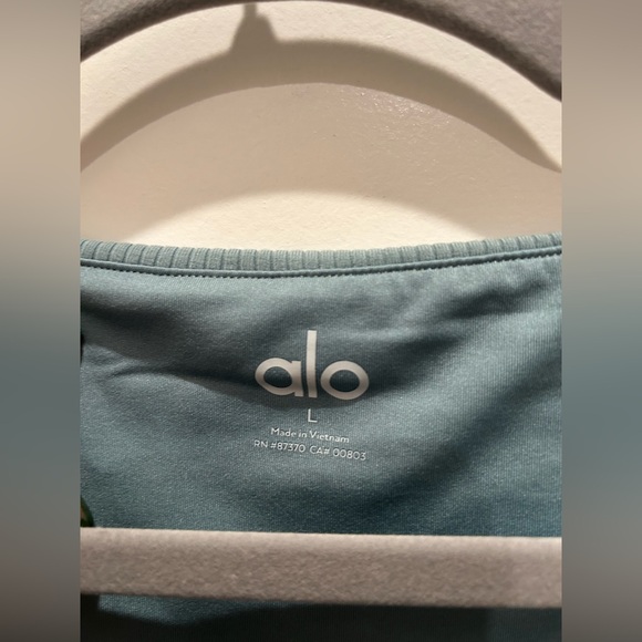 Alo yoga blissful Henley bra cropped top - Picture 5 of 7